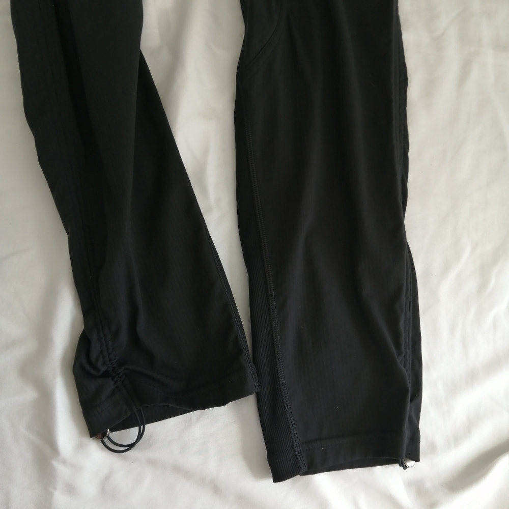 2023 Lululemon Dance Studio Crop Pants 25 Inch Cinch Hems in Black Size 2 - Picture 7 of 13